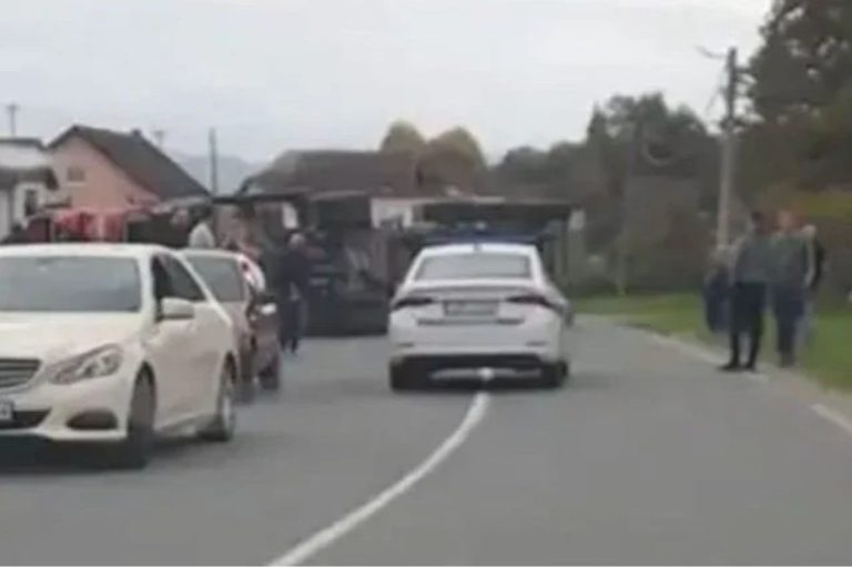 Vozač kamiona poginuo kod Bosanske Gradiške nakon prevrtanja vozila