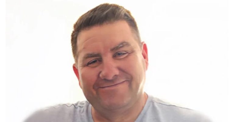 TRAGEDIJA IZNAD KANADE: Preminuo putnik na letu za Beograd, porodica moli za pomoć