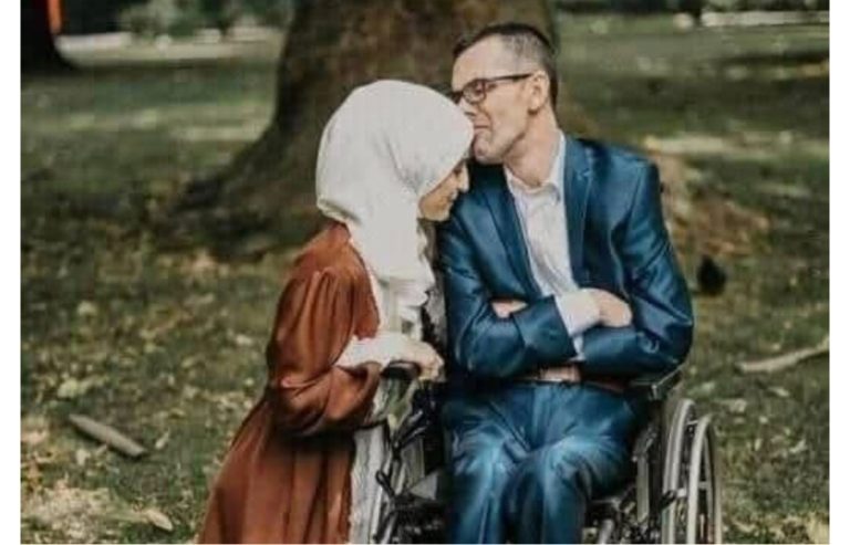Da li je Mahira preko bolesnog supruga promovisala sebe?