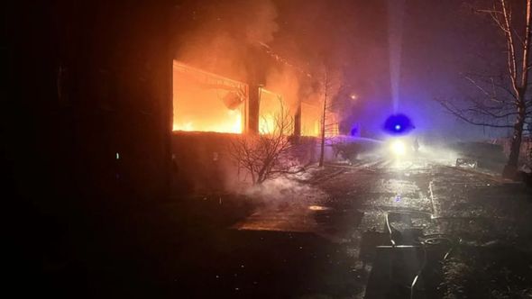 Gori zgrada u Kiseljaku: Jake eksplozije prethodile požaru