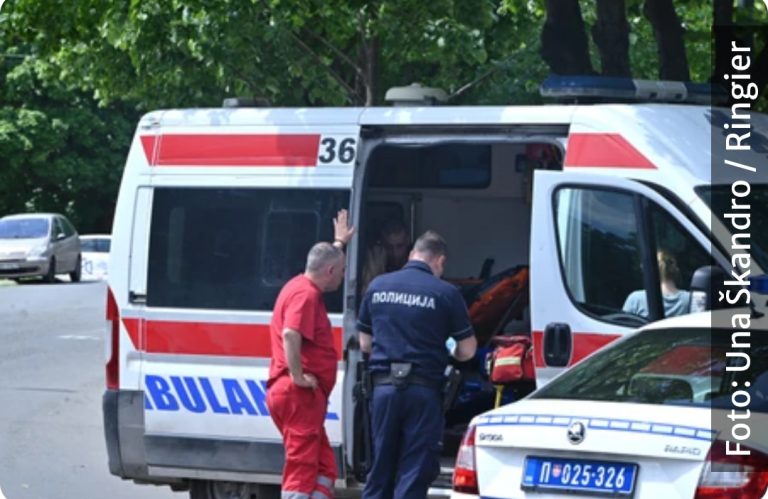 SVOJU DO RAMENA ODSJEČENU RUKU NOSIO DO KUĆE, KOMŠIJA MU POMOGAO Detalji stravične nesreće: Mladića (21) MAJKA vozila u bolnicu, a evo u kakvom je stanju