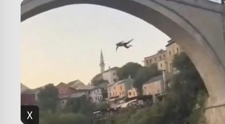 Nemile scene u Mostaru: Nakon skoka sa Starog mosta, muškarac nestao pod vodom