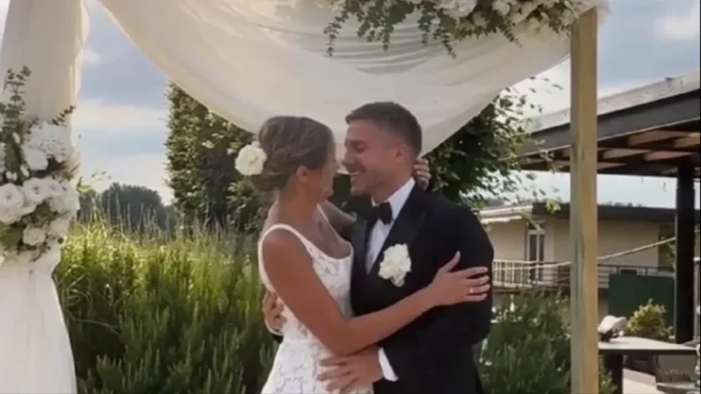 Saša Kovačević se oženio: Trudna Zorana blista u vjenčanici, pjevač ne pušta ruku sa njenog stomaka (FOTO)